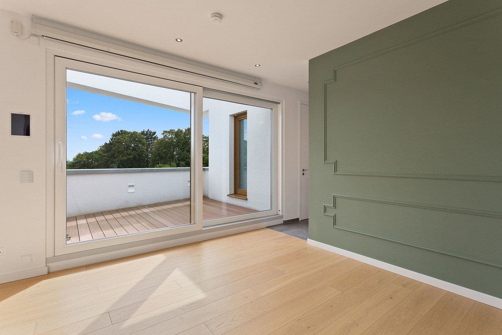 Predaj domu 169 m², pozemek 160 m², Liederbach am Taunus, Hesensko Predaj domu 169 m², pozemek 160 m², Liederbach am Taunus, Hesensko