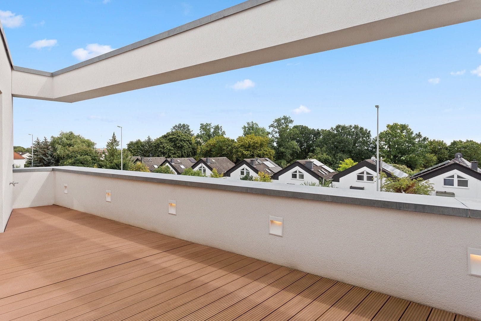 Predaj domu 169 m², pozemek 160 m², Liederbach am Taunus, Hesensko Predaj domu 169 m², pozemek 160 m², Liederbach am Taunus, Hesensko