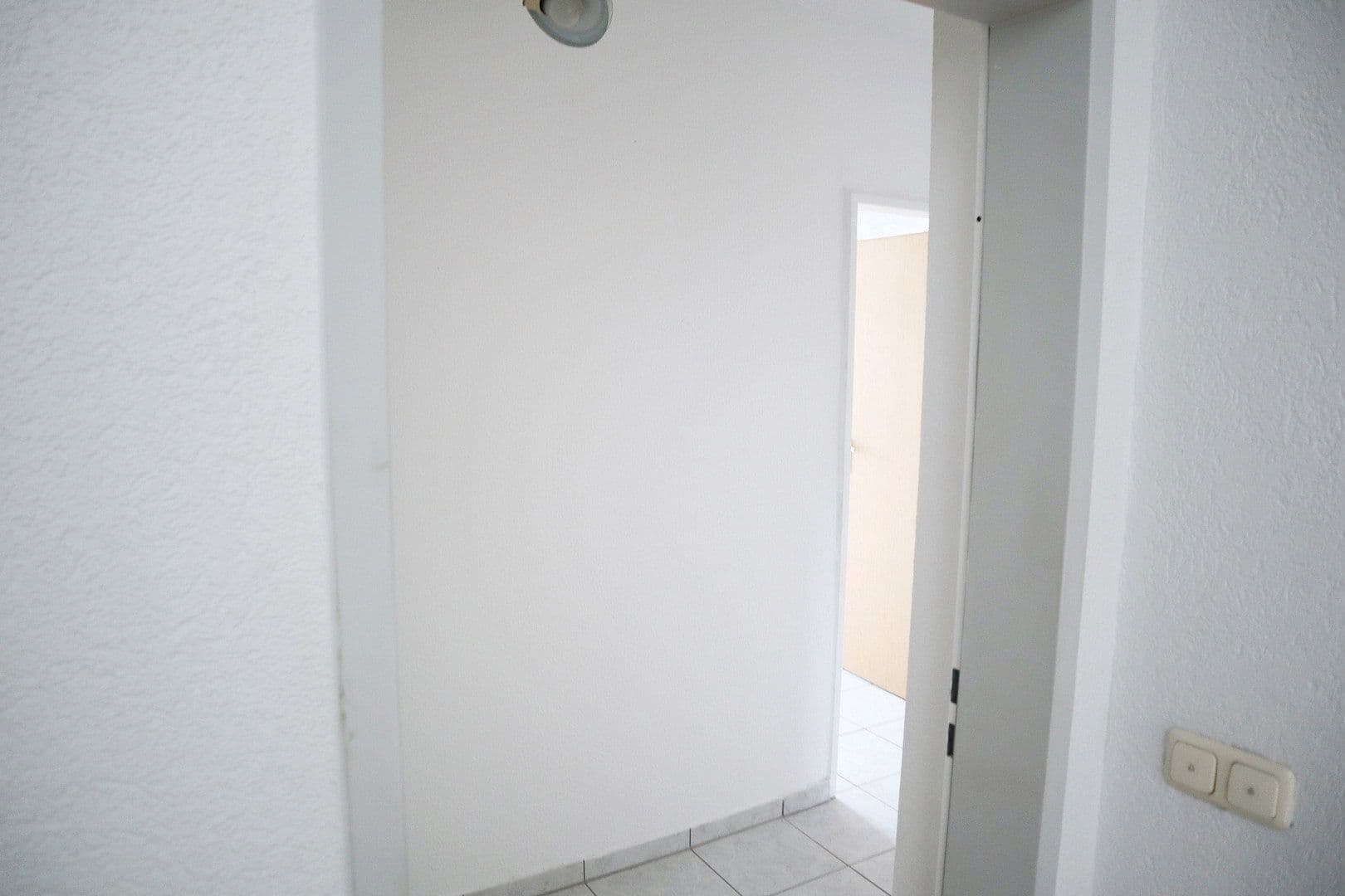 Prenájom bytu 2-izbový 67 m², Köllmannstraße 7, Essen, Severné Porýnie - Westfálsko Prenájom bytu 2-izbový 67 m², Köllmannstraße 7, Essen, Severné Porýnie - Westfálsko