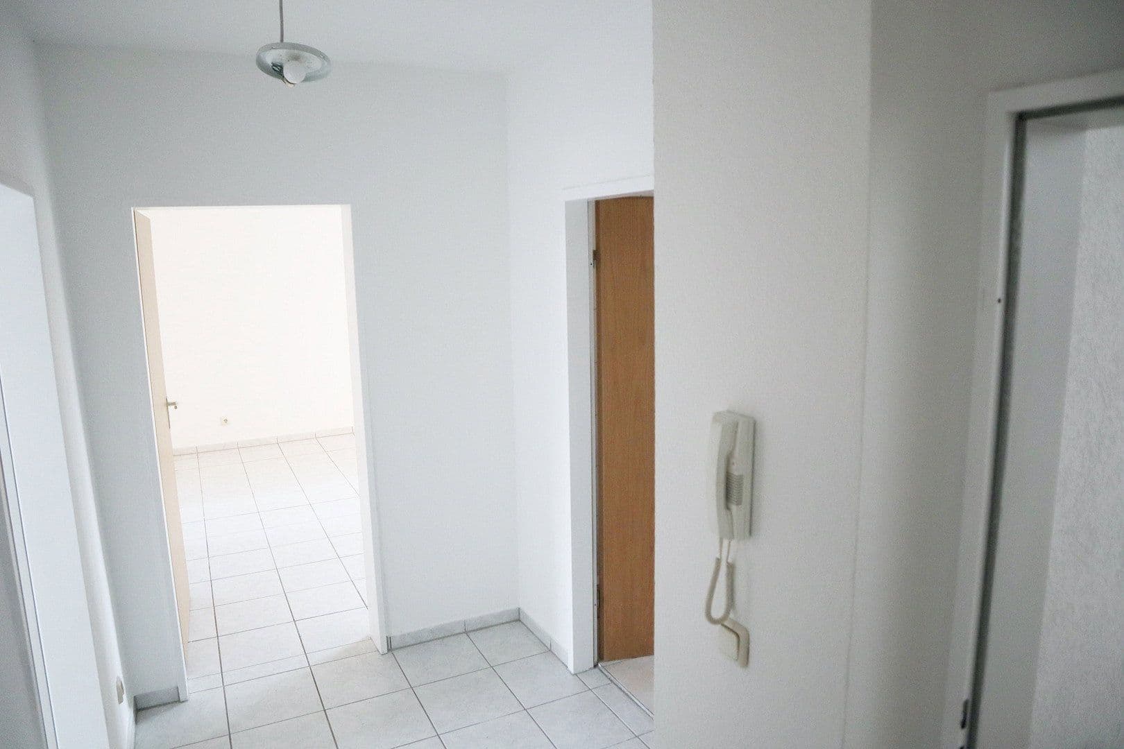 Prenájom bytu 2-izbový 67 m², Köllmannstraße 7, Essen, Severné Porýnie - Westfálsko Prenájom bytu 2-izbový 67 m², Köllmannstraße 7, Essen, Severné Porýnie - Westfálsko