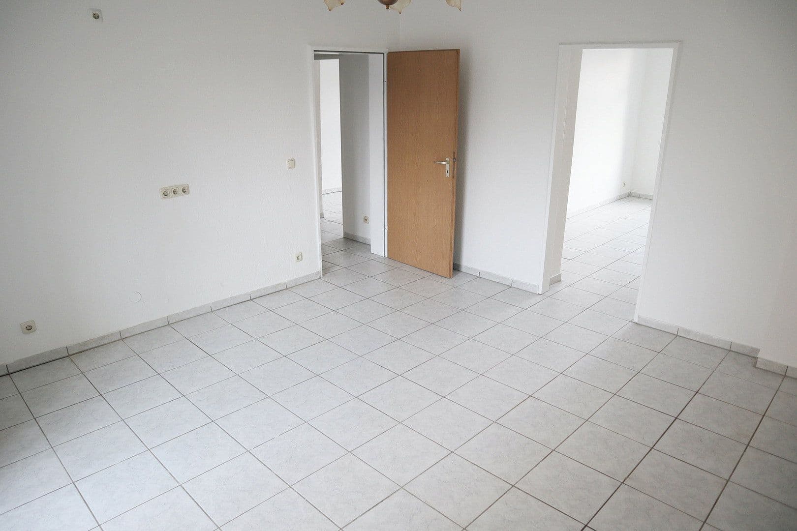 Prenájom bytu 2-izbový 67 m², Köllmannstraße 7, Essen, Severné Porýnie - Westfálsko Prenájom bytu 2-izbový 67 m², Köllmannstraße 7, Essen, Severné Porýnie - Westfálsko