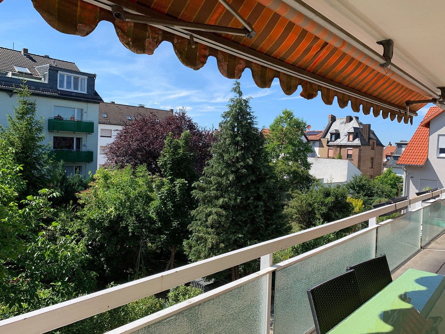 Prenájom bytu 4-izbový 97 m², Glaserstr. 11, Frankfurt am Main Oberrad, Hesensko Prenájom bytu 4-izbový 97 m², Glaserstr. 11, Frankfurt am Main Oberrad, Hesensko