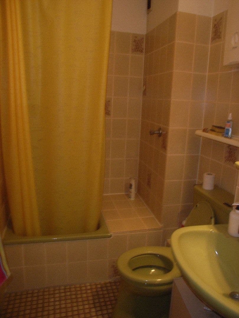 Prenájom bytu 1-izbový 28 m², Weinberg 8, Wuppertal, Severné Porýnie - Westfálsko Prenájom bytu 1-izbový 28 m², Weinberg 8, Wuppertal, Severné Porýnie - Westfálsko