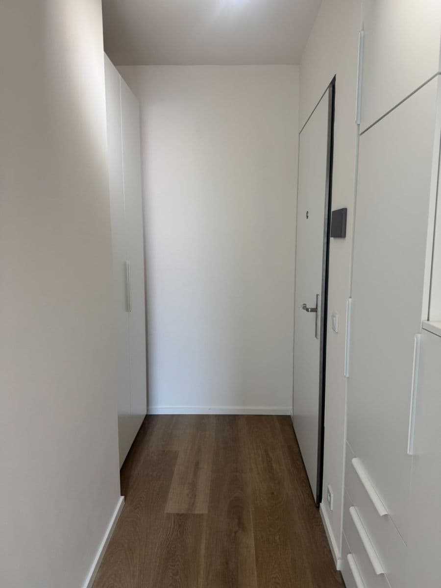 Prenájom bytu 2-izbový 56 m², Hodkovická, Praha, Praha Prenájom bytu 2-izbový 56 m², Hodkovická, Praha, Praha