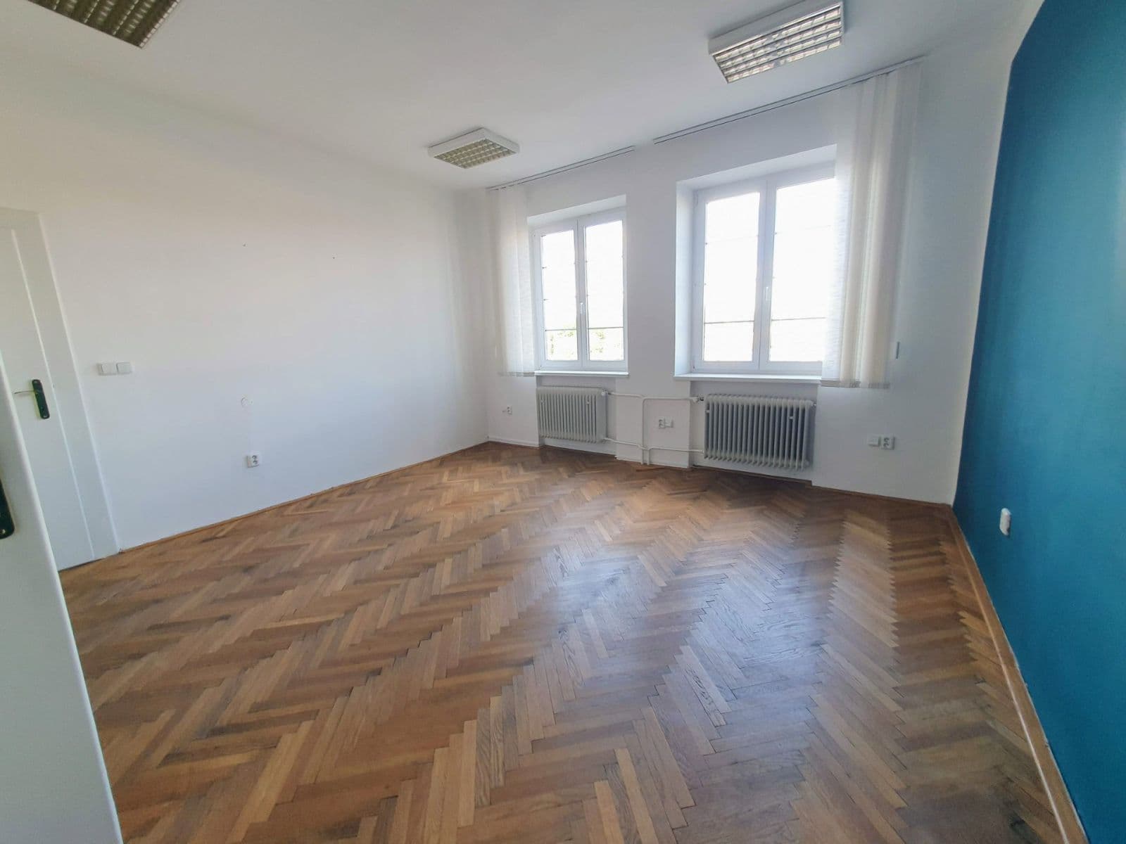 Prenájom kancelárie 30 m², U Bechyňské dráhy, Tábor, Jihočeský kraj Prenájom kancelárie 30 m², U Bechyňské dráhy, Tábor, Jihočeský kraj