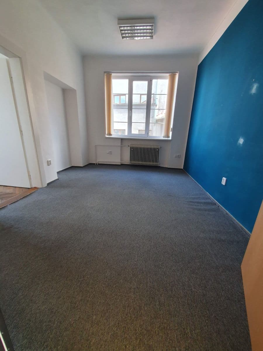 Prenájom kancelárie 30 m², U Bechyňské dráhy, Tábor, Jihočeský kraj Prenájom kancelárie 30 m², U Bechyňské dráhy, Tábor, Jihočeský kraj