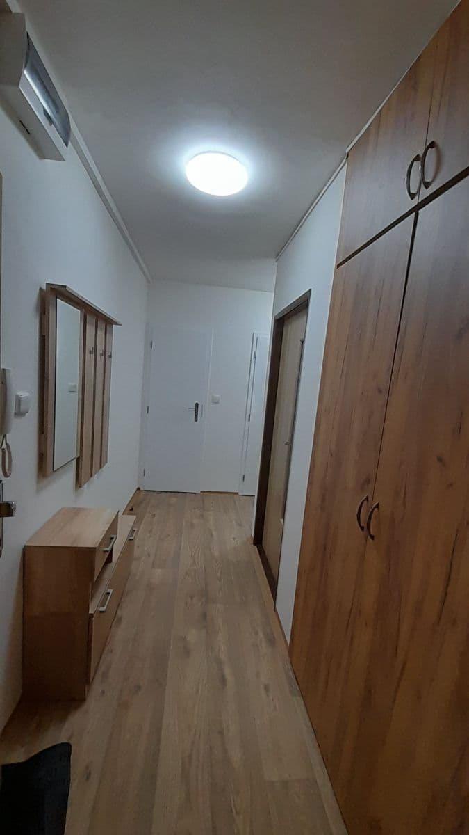 Prenájom bytu 2-izbový 57 m², Lipová, Most, Ústecký kraj Prenájom bytu 2-izbový 57 m², Lipová, Most, Ústecký kraj