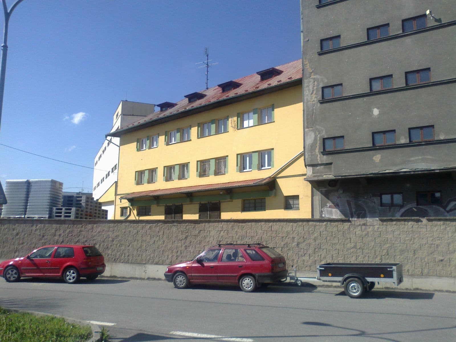 Prenájom kancelárie 100 m², U Bechyňské dráhy, Tábor, Jihočeský kraj Prenájom kancelárie 100 m², U Bechyňské dráhy, Tábor, Jihočeský kraj