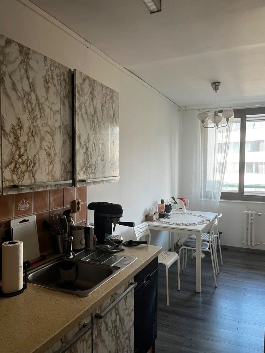 Prenájom bytu 3-izbový 72 m², Plzeňská, Praha, Praha Prenájom bytu 3-izbový 72 m², Plzeňská, Praha, Praha