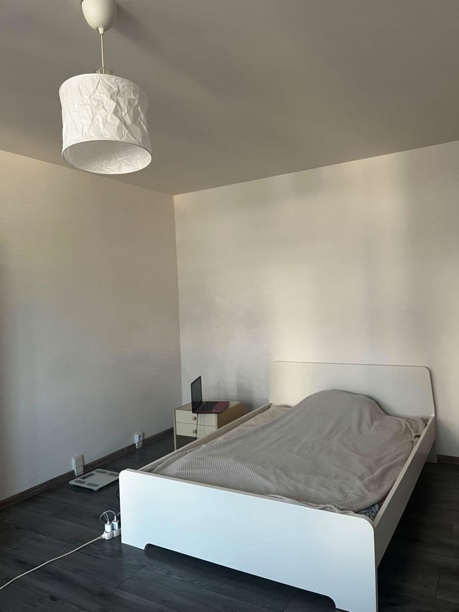 Prenájom bytu 3-izbový 72 m², Plzeňská, Praha, Praha Prenájom bytu 3-izbový 72 m², Plzeňská, Praha, Praha