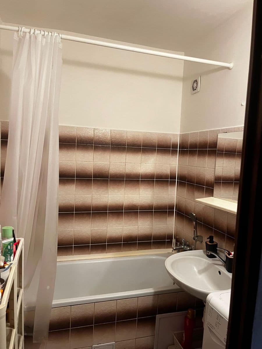 Prenájom bytu 3-izbový 72 m², Plzeňská, Praha, Praha Prenájom bytu 3-izbový 72 m², Plzeňská, Praha, Praha
