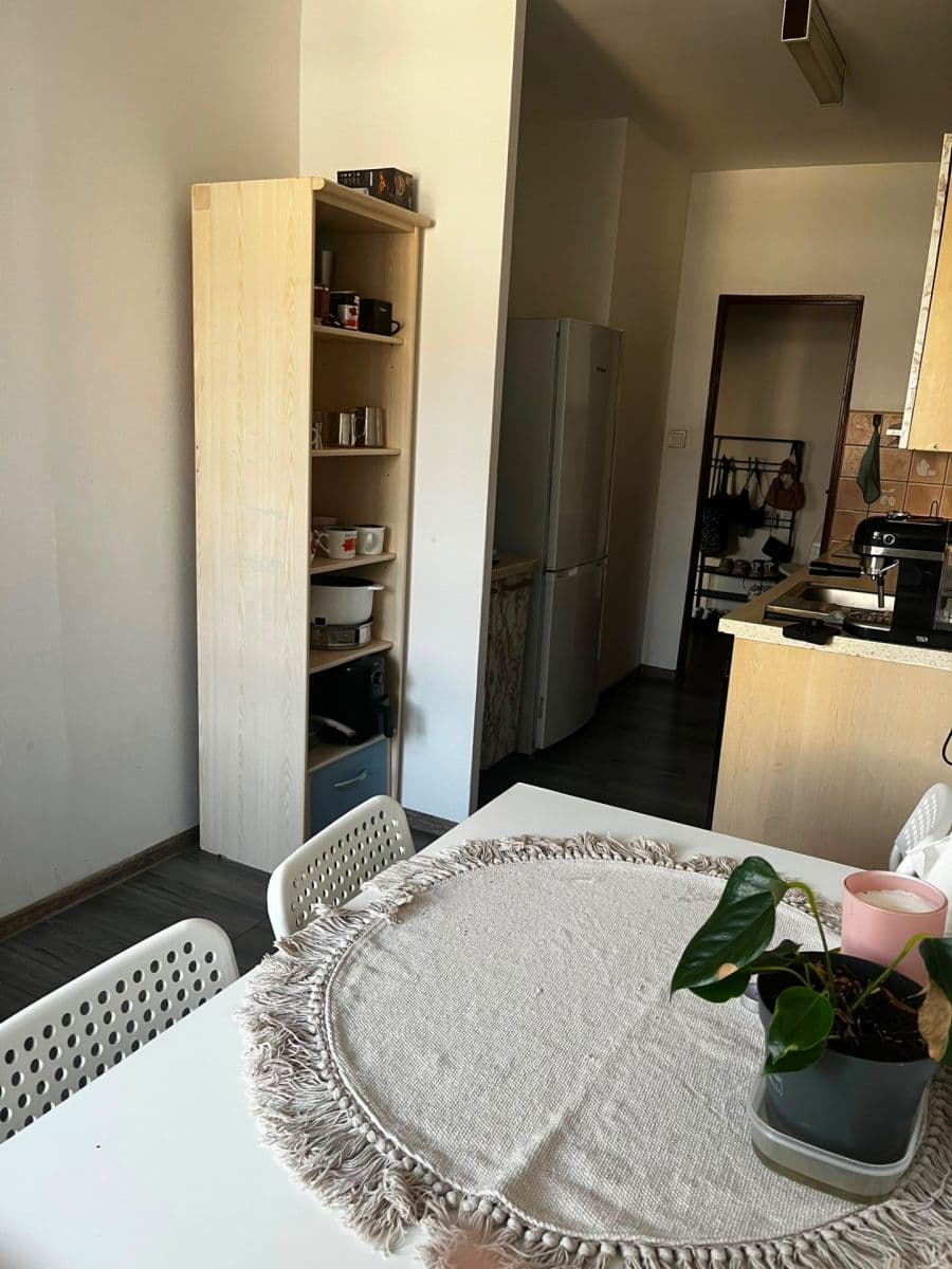 Prenájom bytu 3-izbový 72 m², Plzeňská, Praha, Praha Prenájom bytu 3-izbový 72 m², Plzeňská, Praha, Praha