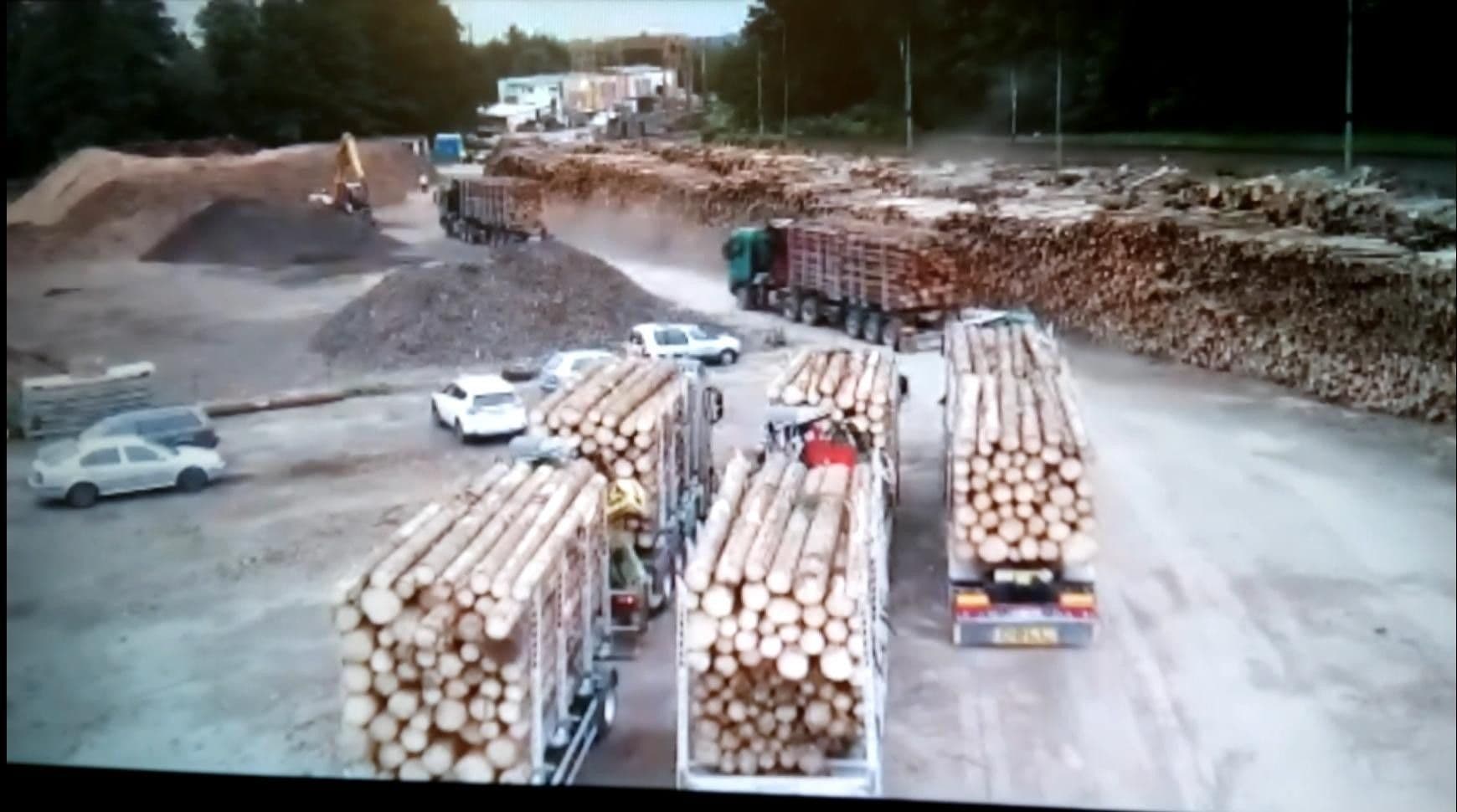 Predaj pozemku 24.549 m², Jindřichův Hradec, Jihočeský kraj Predaj pozemku 24.549 m², Jindřichův Hradec, Jihočeský kraj