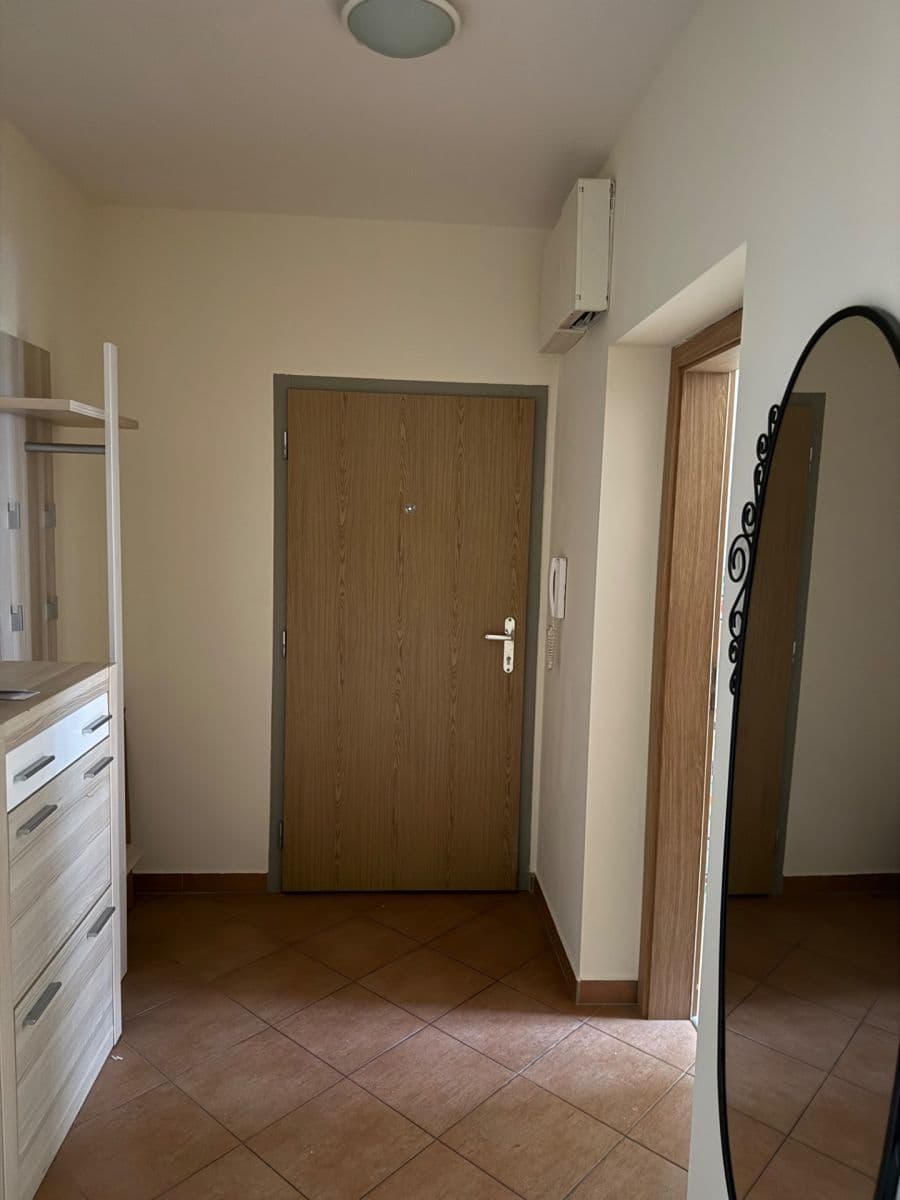 Prenájom bytu 3-izbový 70 m², Švihovská, Praha, Praha Prenájom bytu 3-izbový 70 m², Švihovská, Praha, Praha