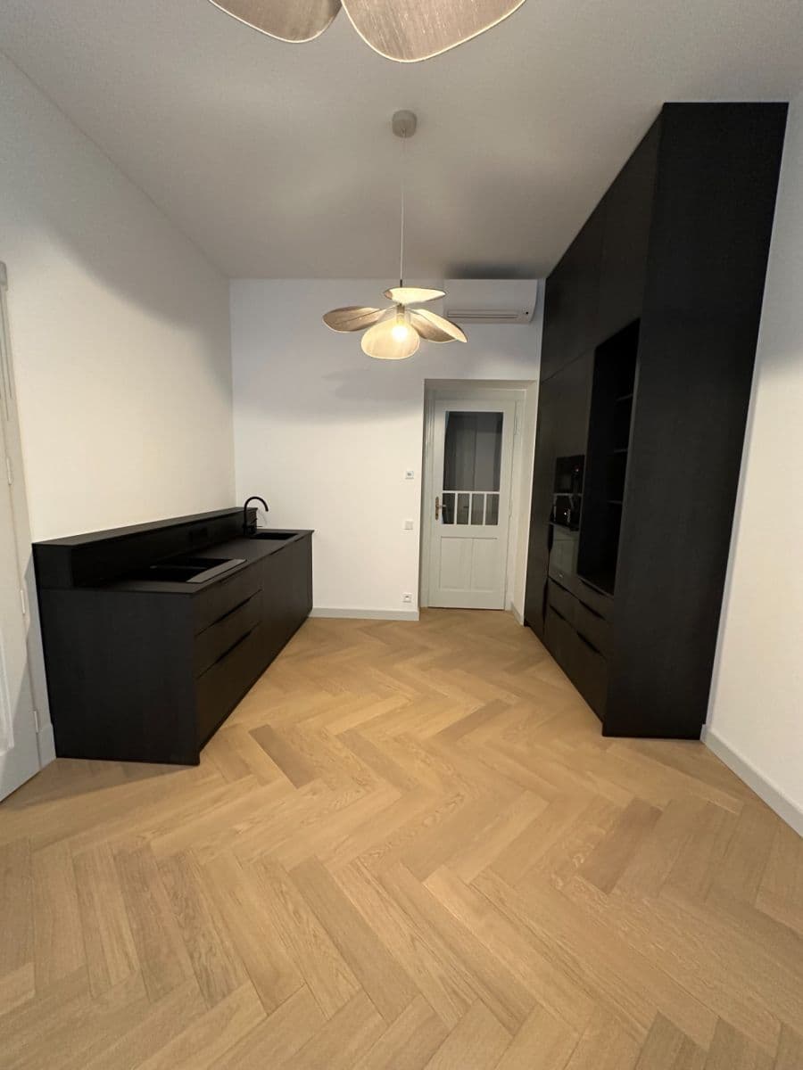 Prenájom bytu 2-izbový 49 m², Mánesova, Praha, Praha Prenájom bytu 2-izbový 49 m², Mánesova, Praha, Praha