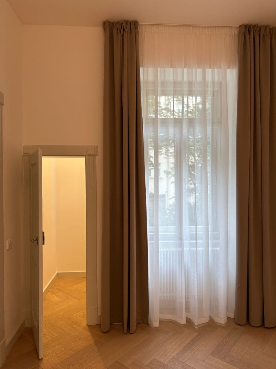 Prenájom bytu 2-izbový 49 m², Mánesova, Praha, Praha Prenájom bytu 2-izbový 49 m², Mánesova, Praha, Praha
