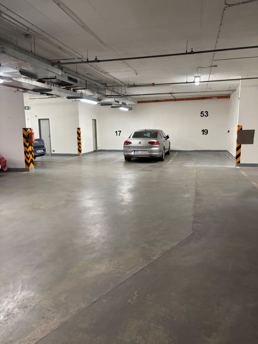Prenájom bytu 1-izbový 45 m², Mojmírova, Praha, Praha Prenájom bytu 1-izbový 45 m², Mojmírova, Praha, Praha