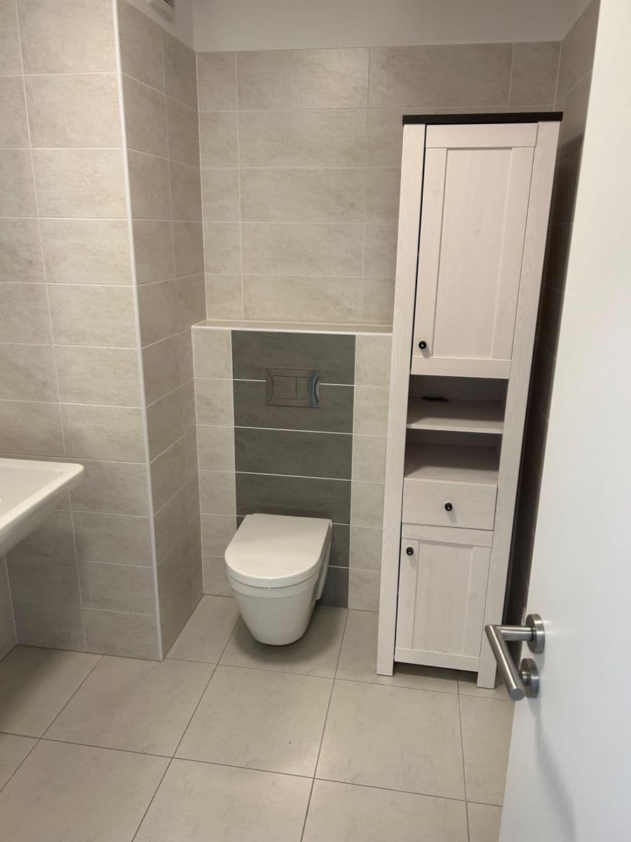 Prenájom bytu 3-izbový 95 m², Zátopkova, Milovice, Středočeský kraj Prenájom bytu 3-izbový 95 m², Zátopkova, Milovice, Středočeský kraj