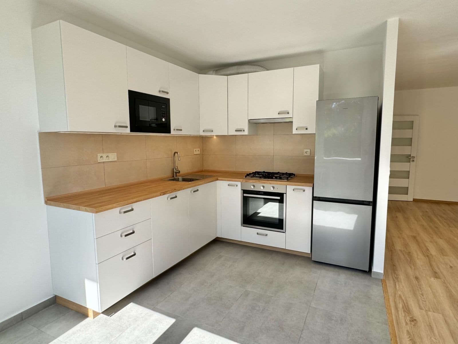 Prenájom bytu 2-izbový 64 m², Frýdlantská, Praha, Praha Prenájom bytu 2-izbový 64 m², Frýdlantská, Praha, Praha