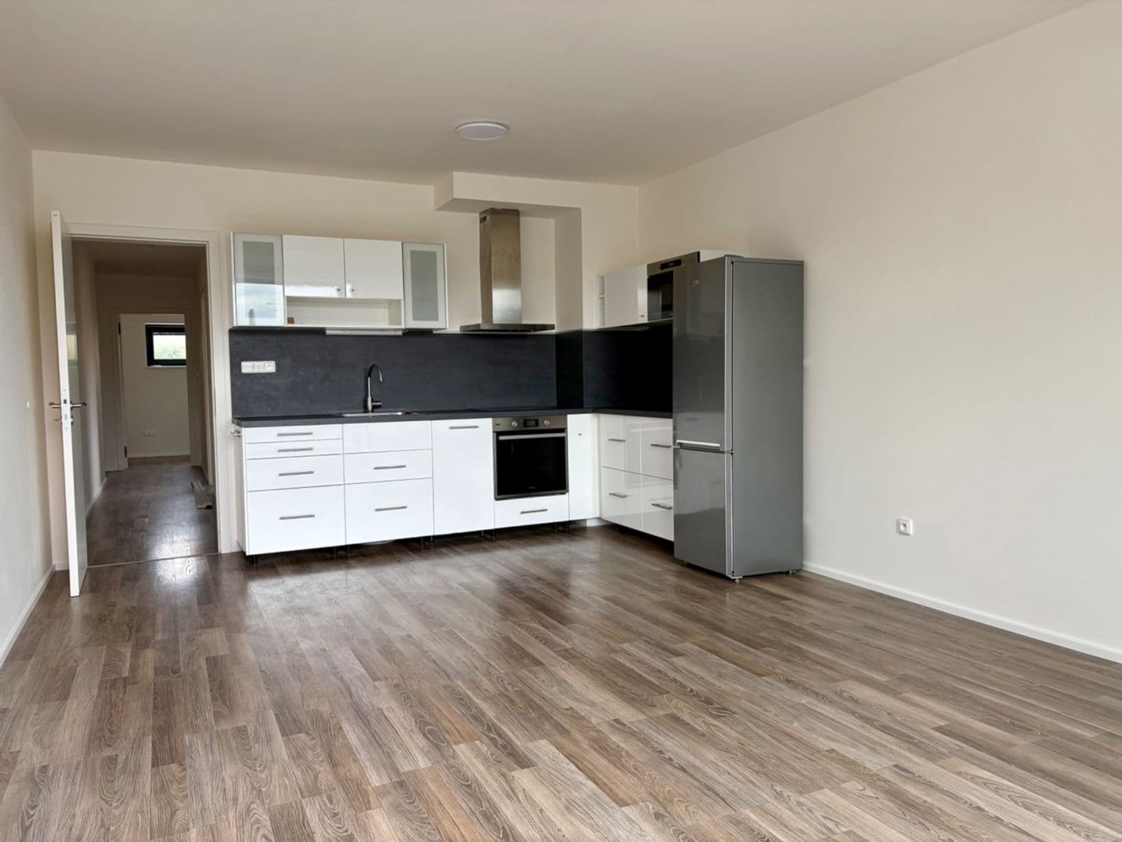 Prenájom bytu 3-izbový 67 m², Žalanského, Praha, Praha Prenájom bytu 3-izbový 67 m², Žalanského, Praha, Praha
