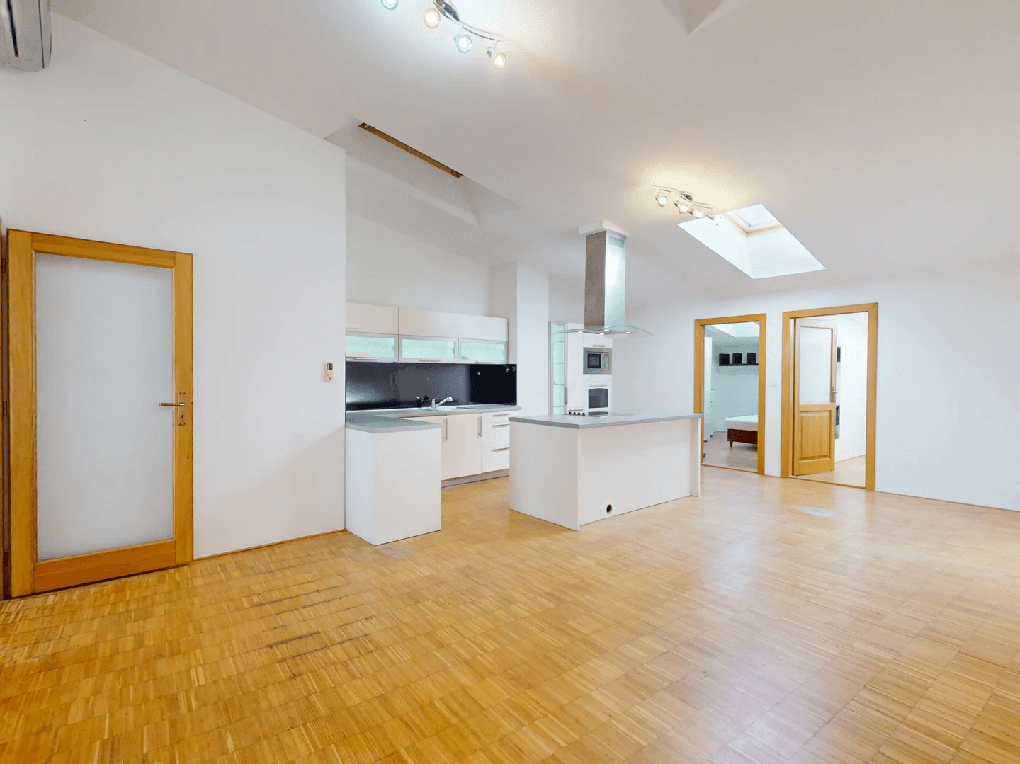 Prenájom bytu 3-izbový 85 m², Ztracená, Olomouc, Olomoucký kraj Prenájom bytu 3-izbový 85 m², Ztracená, Olomouc, Olomoucký kraj