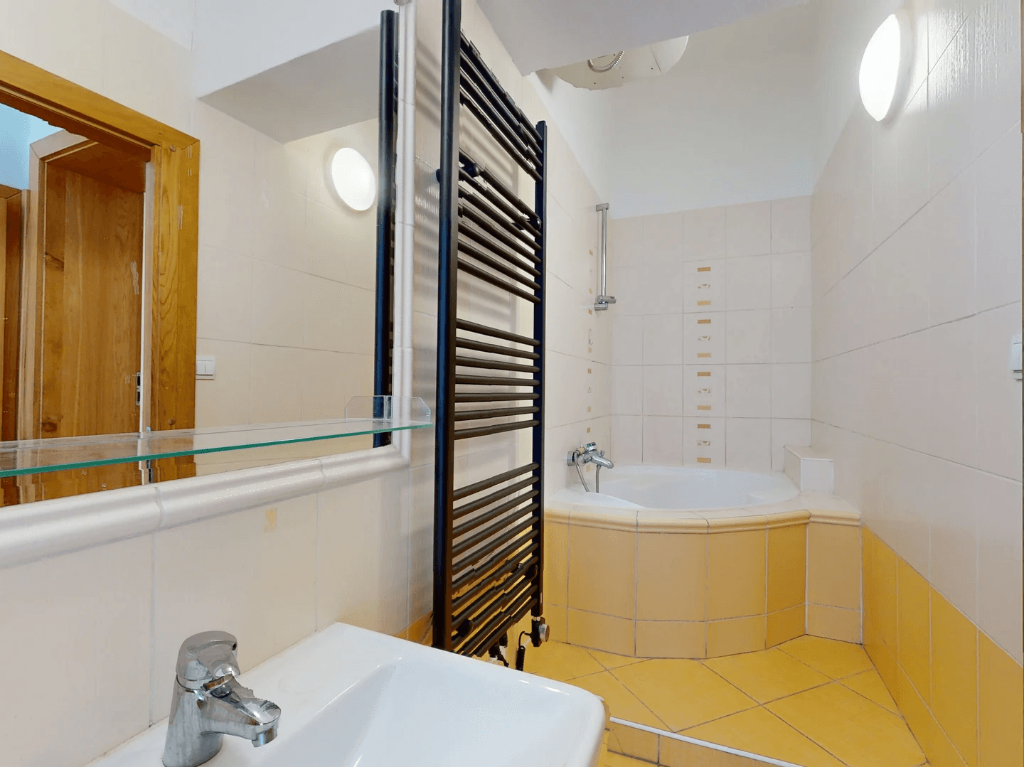 Prenájom bytu 3-izbový 85 m², Ztracená, Olomouc, Olomoucký kraj Prenájom bytu 3-izbový 85 m², Ztracená, Olomouc, Olomoucký kraj