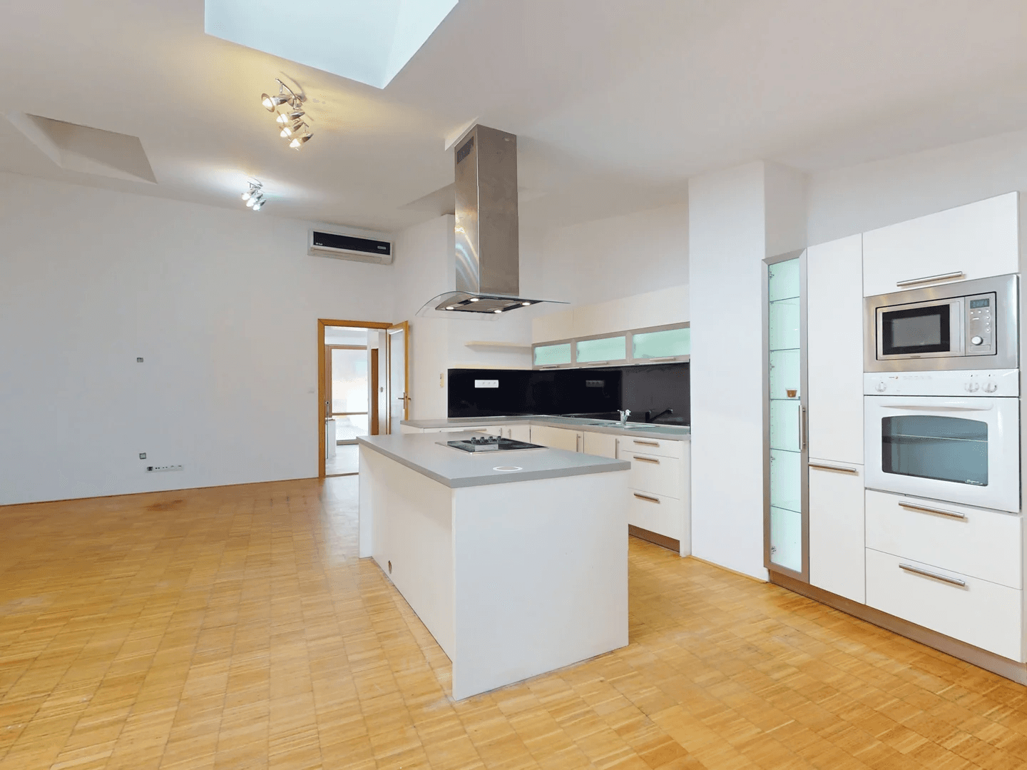 Prenájom bytu 3-izbový 85 m², Ztracená, Olomouc, Olomoucký kraj Prenájom bytu 3-izbový 85 m², Ztracená, Olomouc, Olomoucký kraj