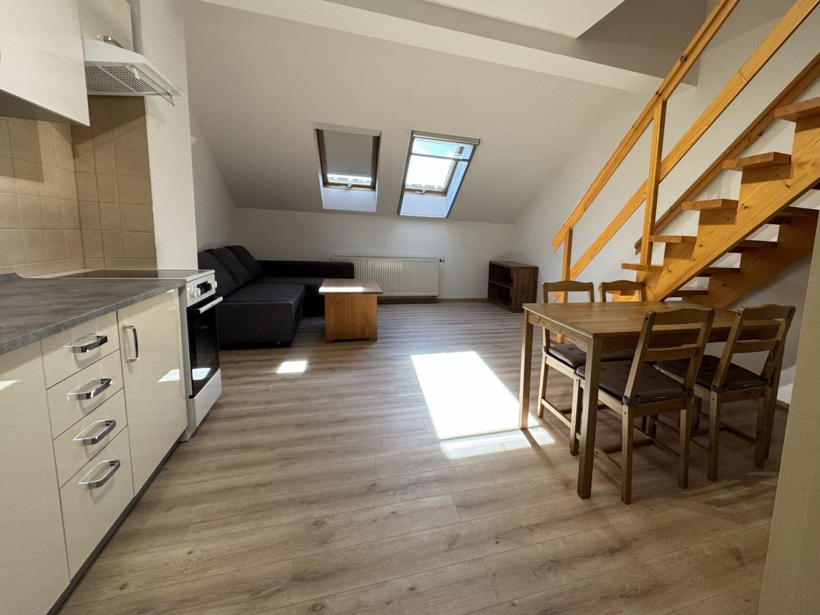 Prenájom bytu 2-izbový 52 m², Štefánikova, Praha, Praha Prenájom bytu 2-izbový 52 m², Štefánikova, Praha, Praha
