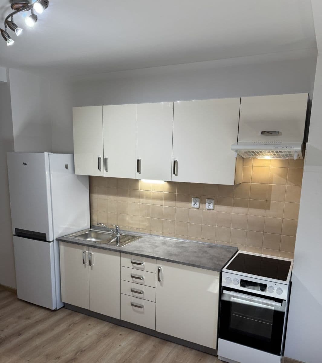 Prenájom bytu 2-izbový 52 m², Štefánikova, Praha, Praha Prenájom bytu 2-izbový 52 m², Štefánikova, Praha, Praha