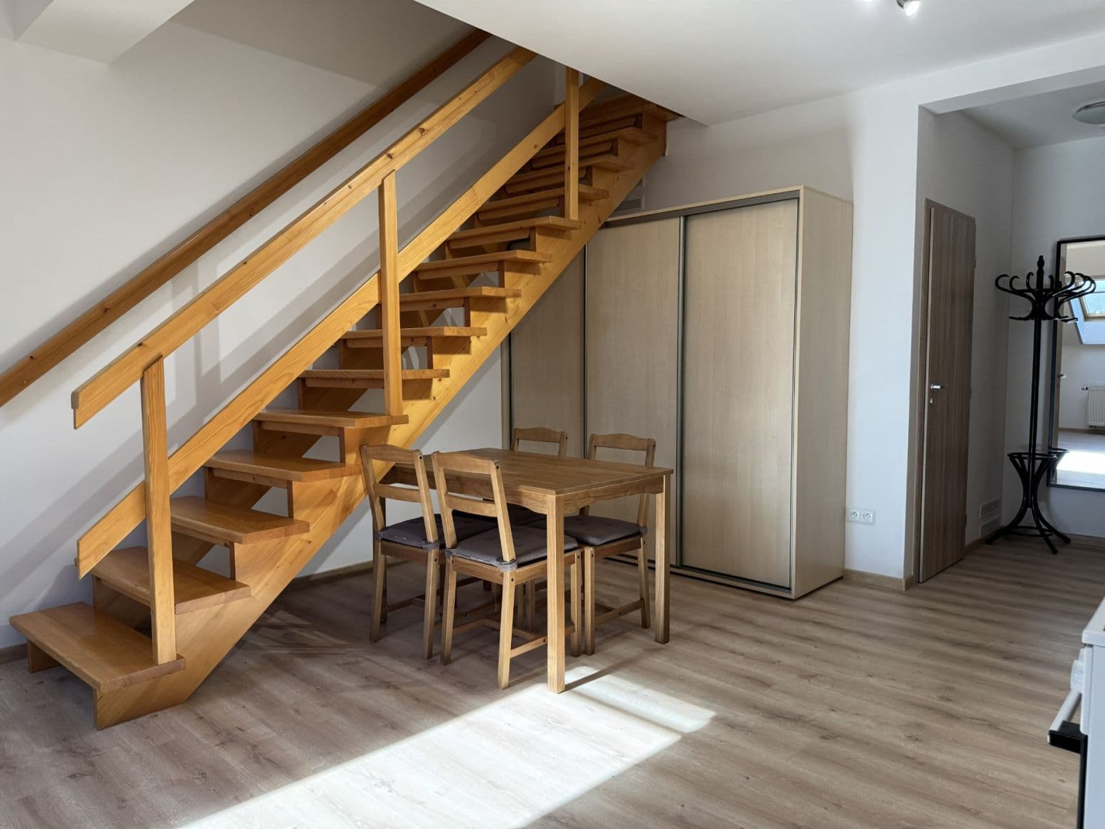 Prenájom bytu 2-izbový 52 m², Štefánikova, Praha, Praha Prenájom bytu 2-izbový 52 m², Štefánikova, Praha, Praha