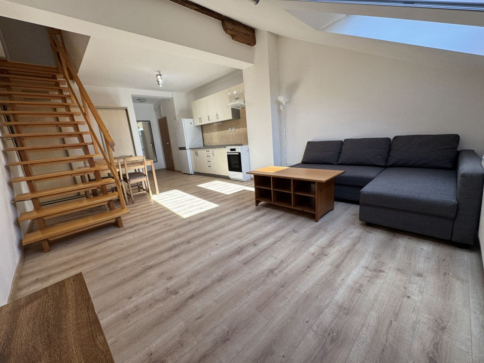 Prenájom bytu 2-izbový 52 m², Štefánikova, Praha, Praha Prenájom bytu 2-izbový 52 m², Štefánikova, Praha, Praha