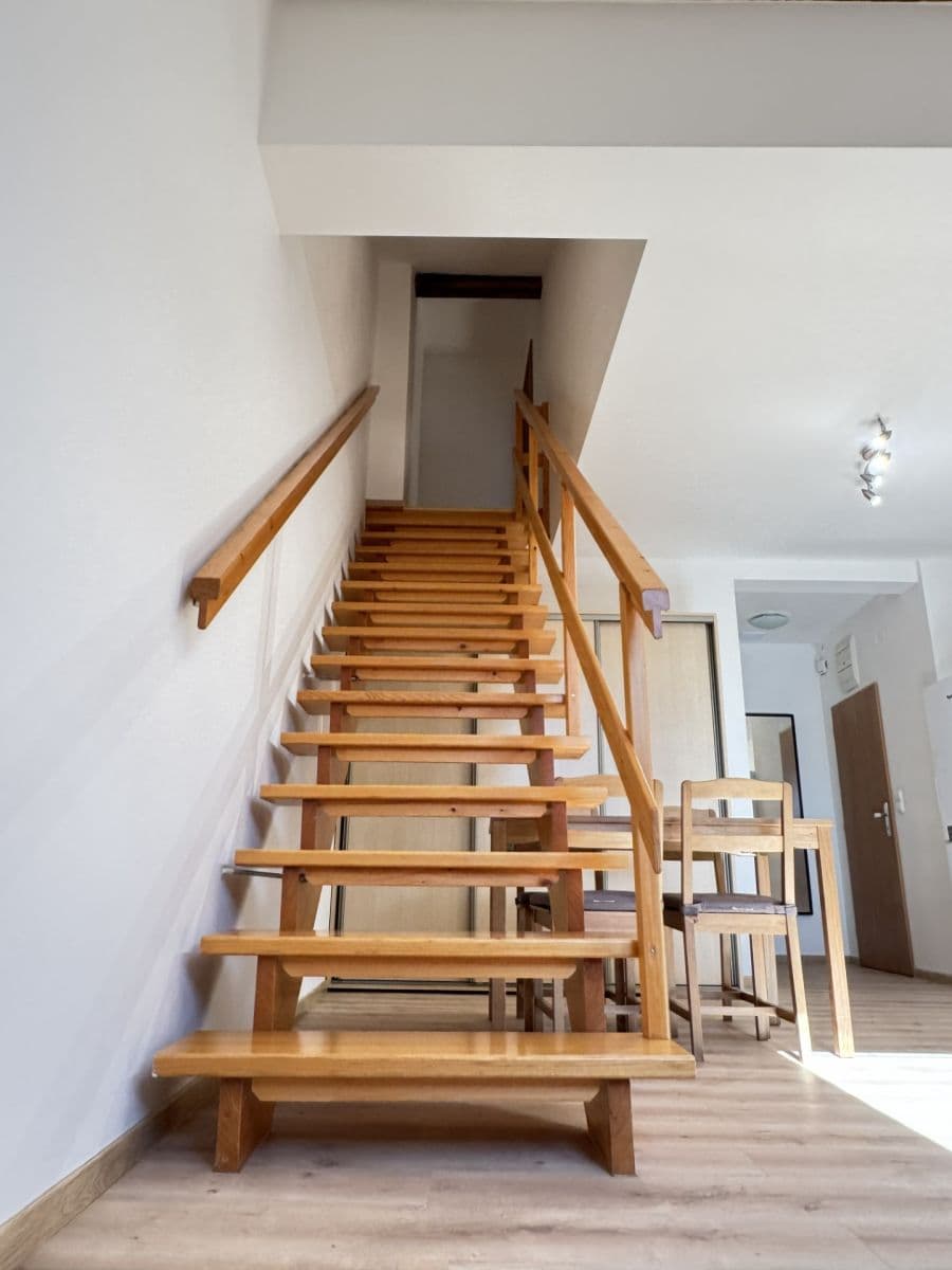 Prenájom bytu 2-izbový 52 m², Štefánikova, Praha, Praha Prenájom bytu 2-izbový 52 m², Štefánikova, Praha, Praha