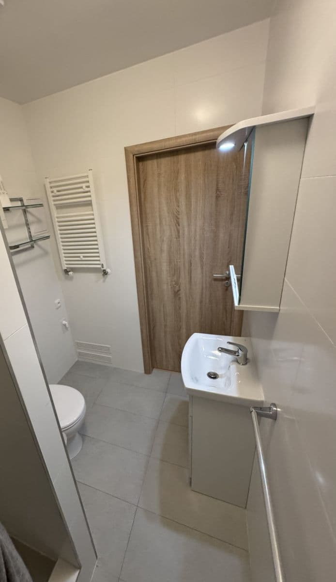 Prenájom bytu 2-izbový 52 m², Štefánikova, Praha, Praha Prenájom bytu 2-izbový 52 m², Štefánikova, Praha, Praha
