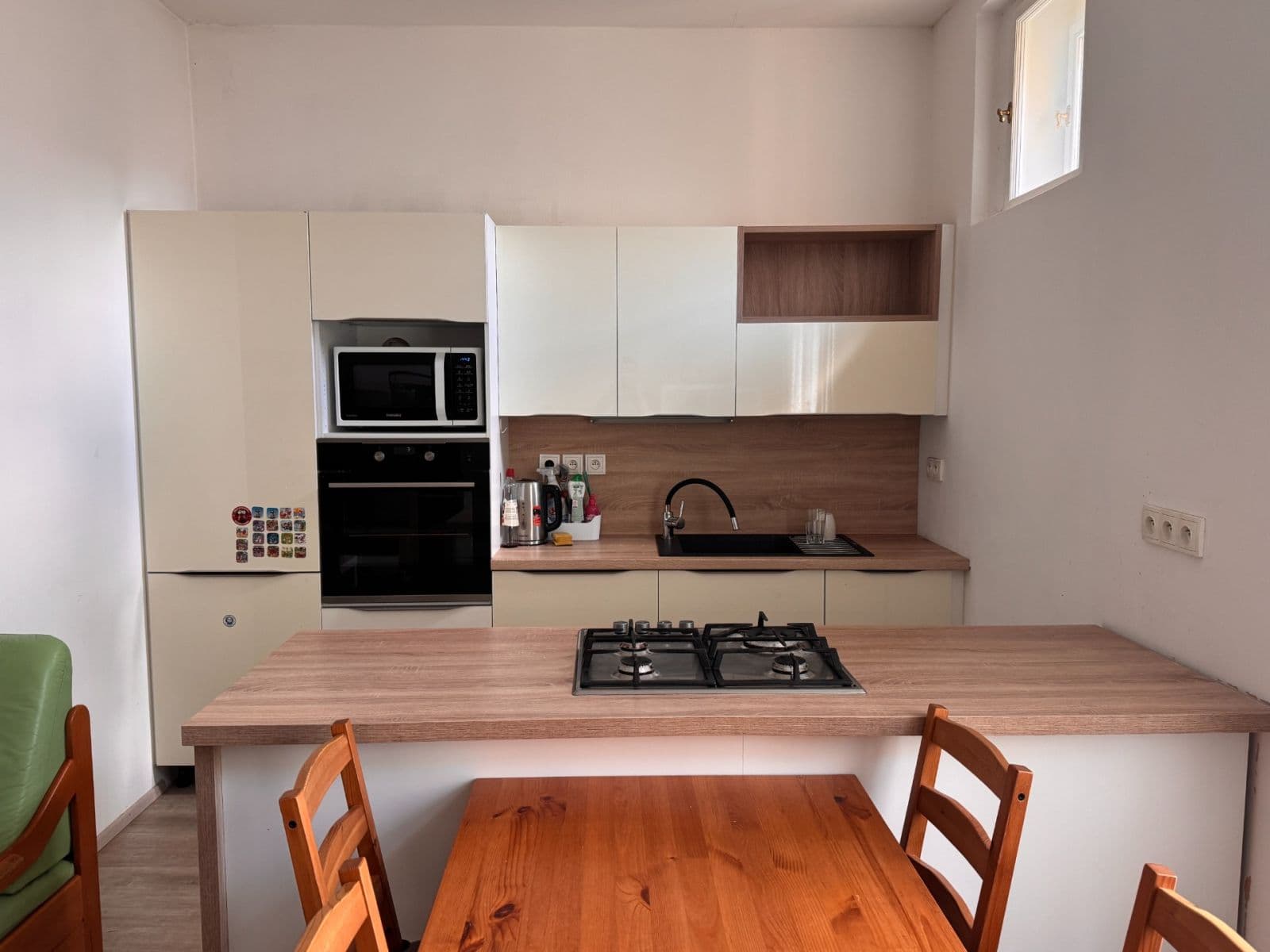 Prenájom bytu 3-izbový 81 m², Moravská, Praha, Praha Prenájom bytu 3-izbový 81 m², Moravská, Praha, Praha