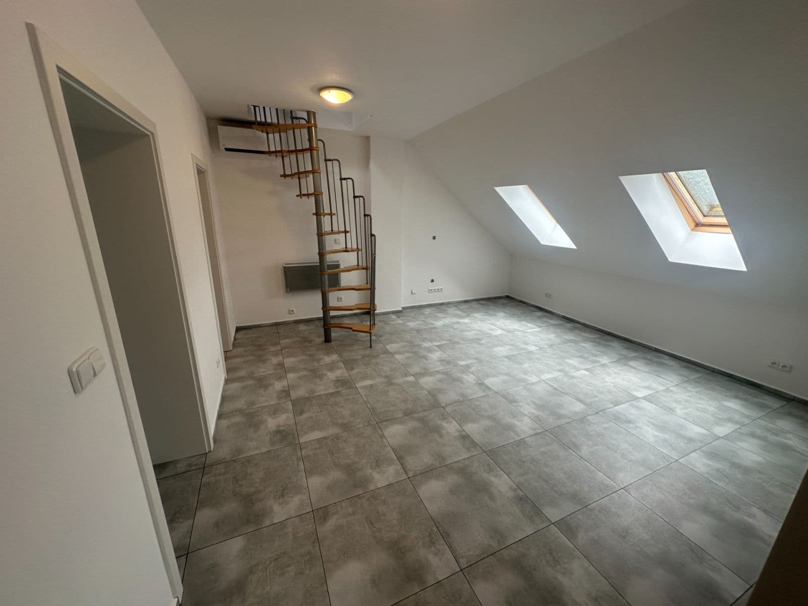 Predaj bytu 3-izbový 77 m², Jana Palacha, Kralupy nad Vltavou, Středočeský kraj Predaj bytu 3-izbový 77 m², Jana Palacha, Kralupy nad Vltavou, Středočeský kraj