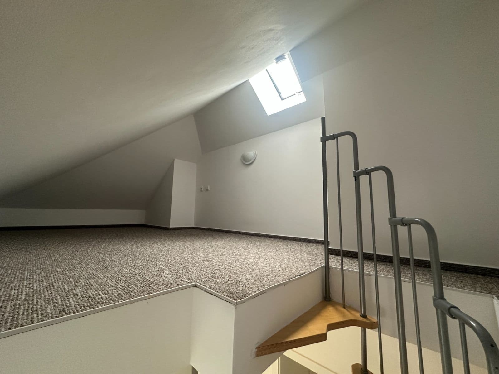 Predaj bytu 3-izbový 77 m², Jana Palacha, Kralupy nad Vltavou, Středočeský kraj Predaj bytu 3-izbový 77 m², Jana Palacha, Kralupy nad Vltavou, Středočeský kraj