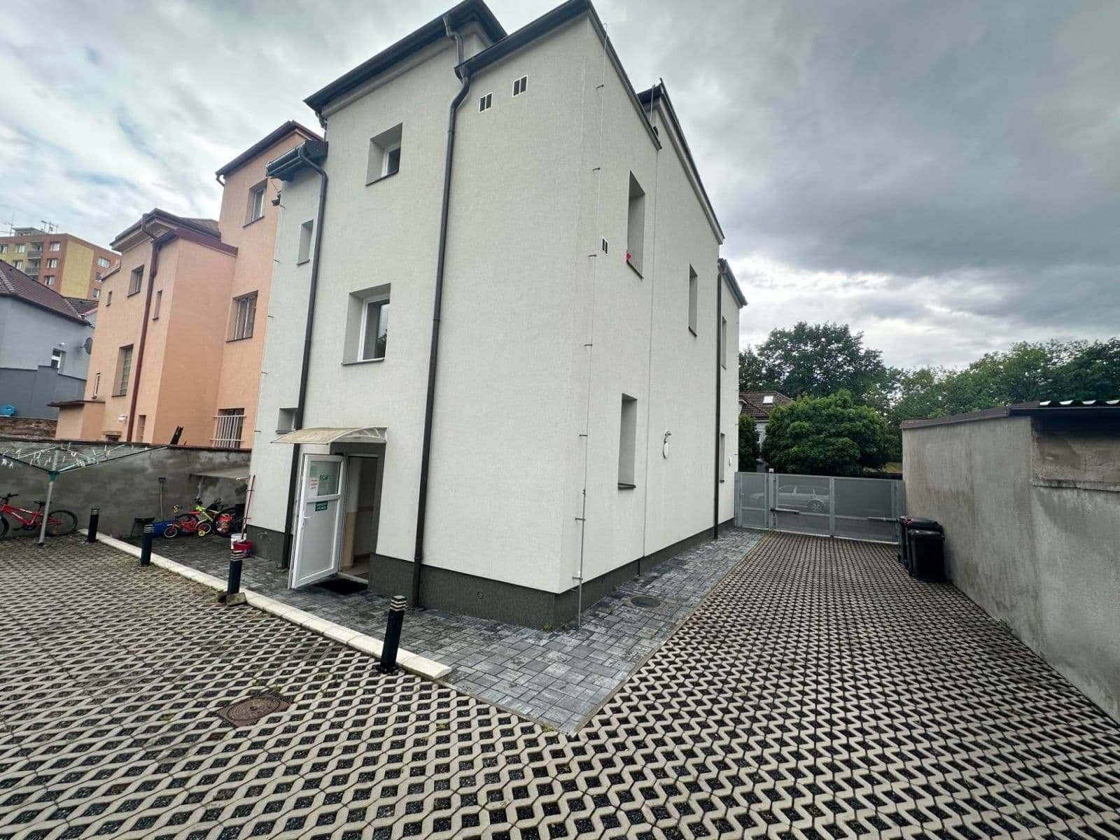 Predaj bytu 3-izbový 77 m², Jana Palacha, Kralupy nad Vltavou, Středočeský kraj Predaj bytu 3-izbový 77 m², Jana Palacha, Kralupy nad Vltavou, Středočeský kraj