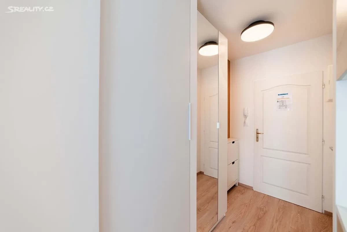 Prenájom bytu 1-izbový 18 m², Kubánské náměstí, Praha, Praha Prenájom bytu 1-izbový 18 m², Kubánské náměstí, Praha, Praha