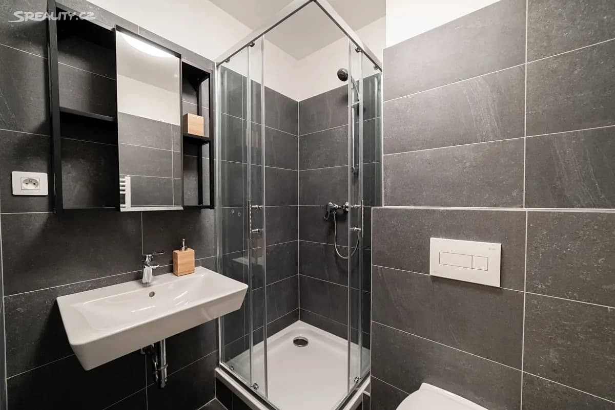 Prenájom bytu 1-izbový 18 m², Kubánské náměstí, Praha, Praha Prenájom bytu 1-izbový 18 m², Kubánské náměstí, Praha, Praha