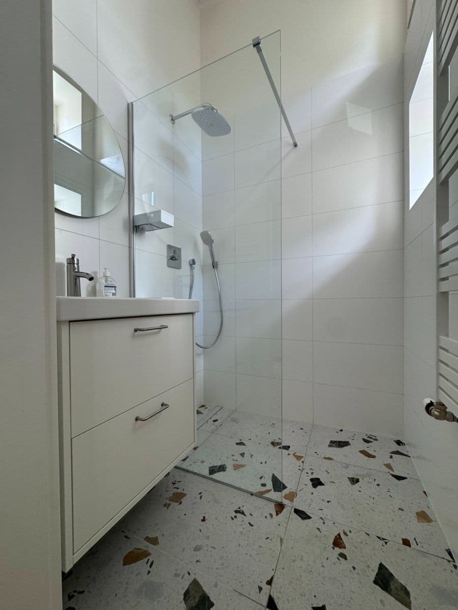 Prenájom bytu 2-izbový 58 m², Roháčova, Praha, Praha Prenájom bytu 2-izbový 58 m², Roháčova, Praha, Praha
