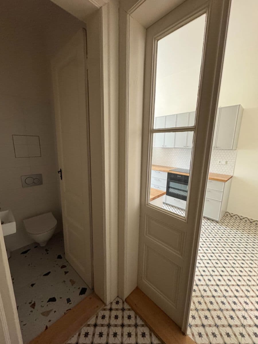 Prenájom bytu 2-izbový 58 m², Roháčova, Praha, Praha Prenájom bytu 2-izbový 58 m², Roháčova, Praha, Praha