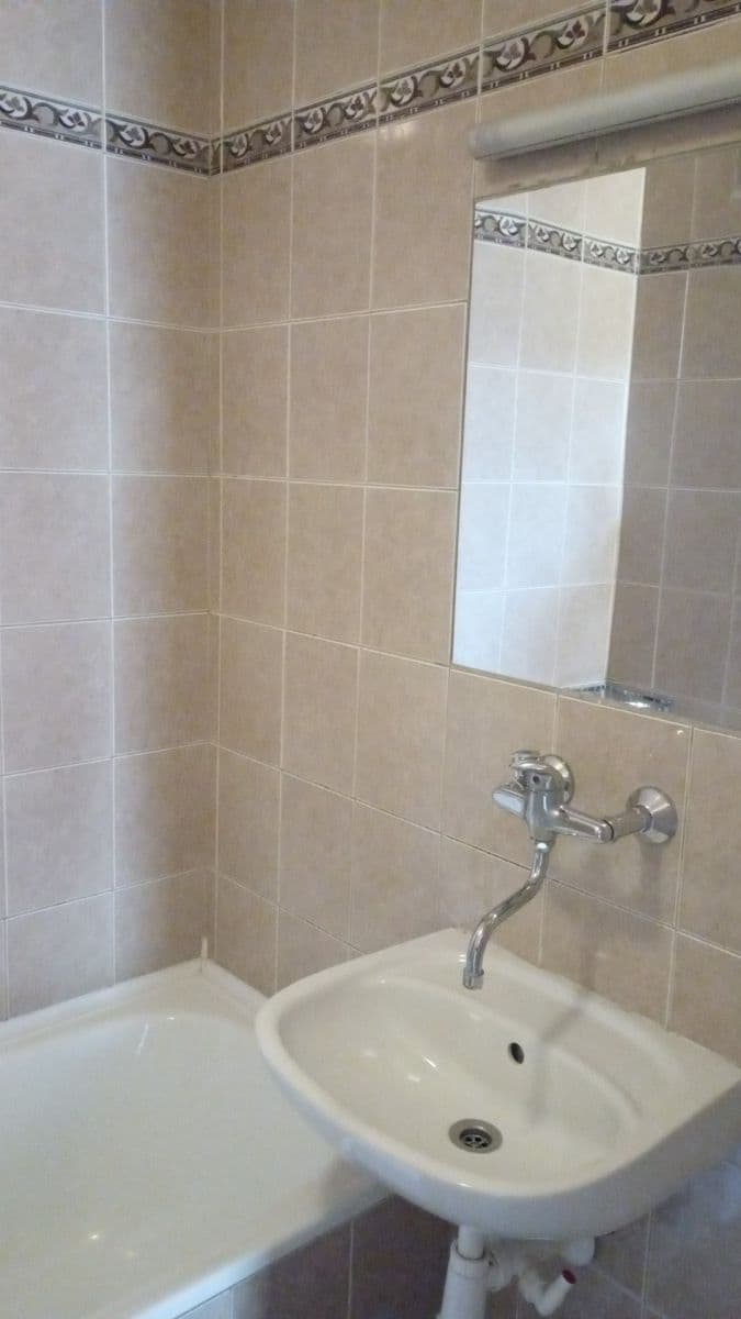 Prenájom bytu 1-izbový 40 m², Holíkova, Jílové u Prahy, Středočeský kraj Prenájom bytu 1-izbový 40 m², Holíkova, Jílové u Prahy, Středočeský kraj