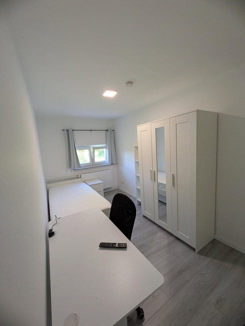 Prenájom bytu 5-izbový 83 m², Zeppelinstraße 42, Mannheim, Bádensko-Wurttembersko Prenájom bytu 5-izbový 83 m², Zeppelinstraße 42, Mannheim, Bádensko-Wurttembersko