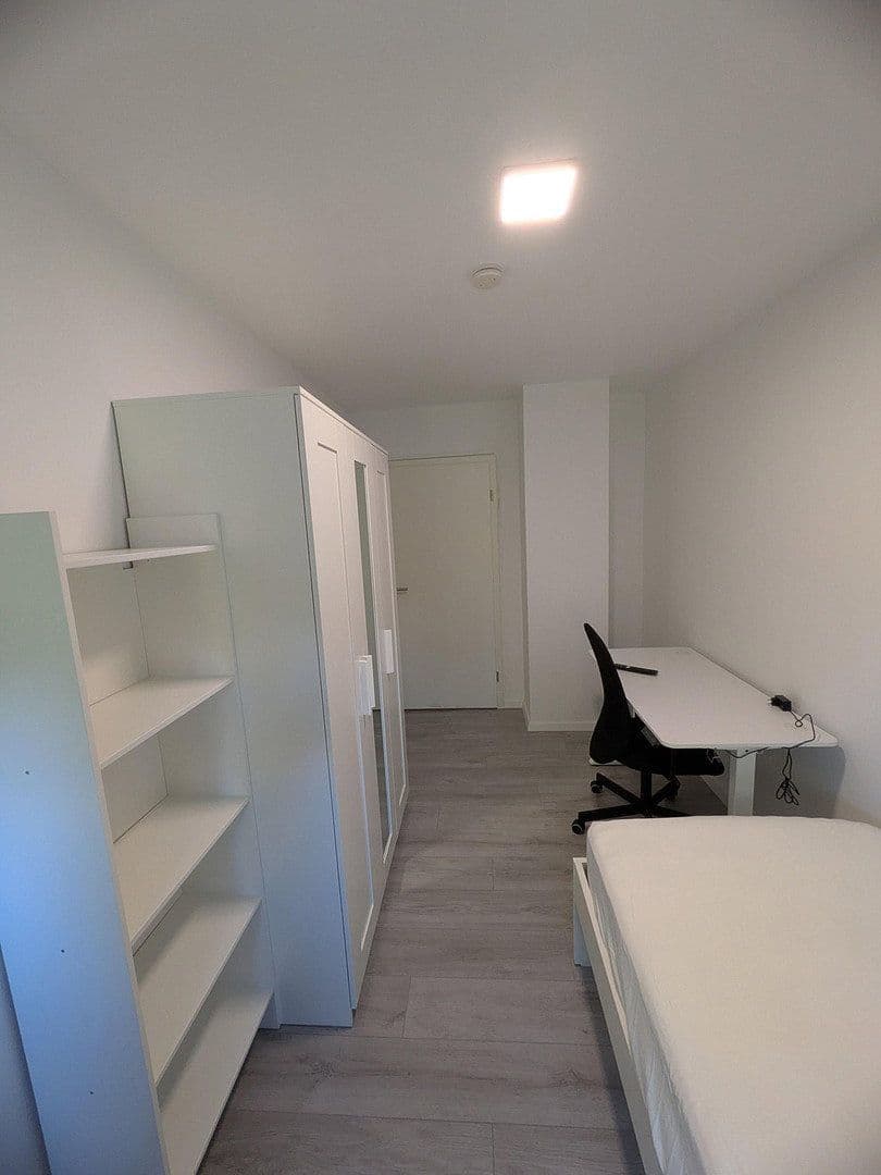 Prenájom bytu 5-izbový 83 m², Zeppelinstraße 42, Mannheim, Bádensko-Wurttembersko Prenájom bytu 5-izbový 83 m², Zeppelinstraße 42, Mannheim, Bádensko-Wurttembersko