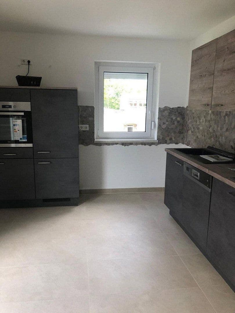 Predaj domu 300 m², pozemek 650 m², Weiden i.d.OPf., Bavorsko Predaj domu 300 m², pozemek 650 m², Weiden i.d.OPf., Bavorsko
