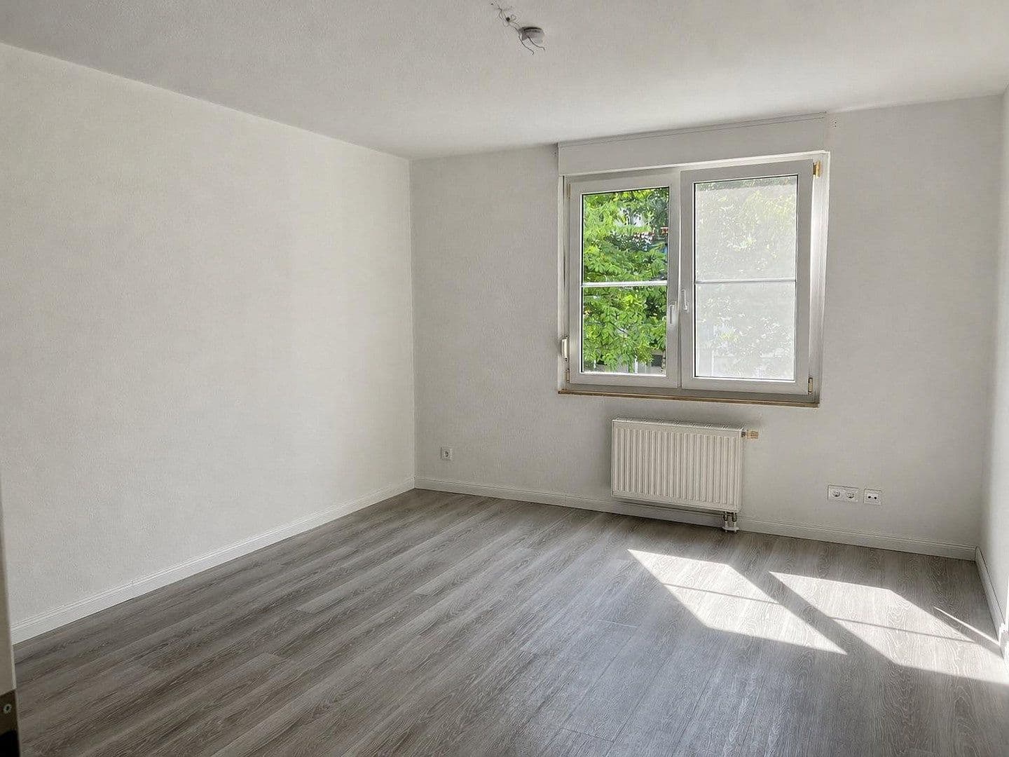 Prenájom bytu 3-izbový 81 m², Friedrich-Engels-Straße 11f, Oranienburg, Brandenbursko Prenájom bytu 3-izbový 81 m², Friedrich-Engels-Straße 11f, Oranienburg, Brandenbursko