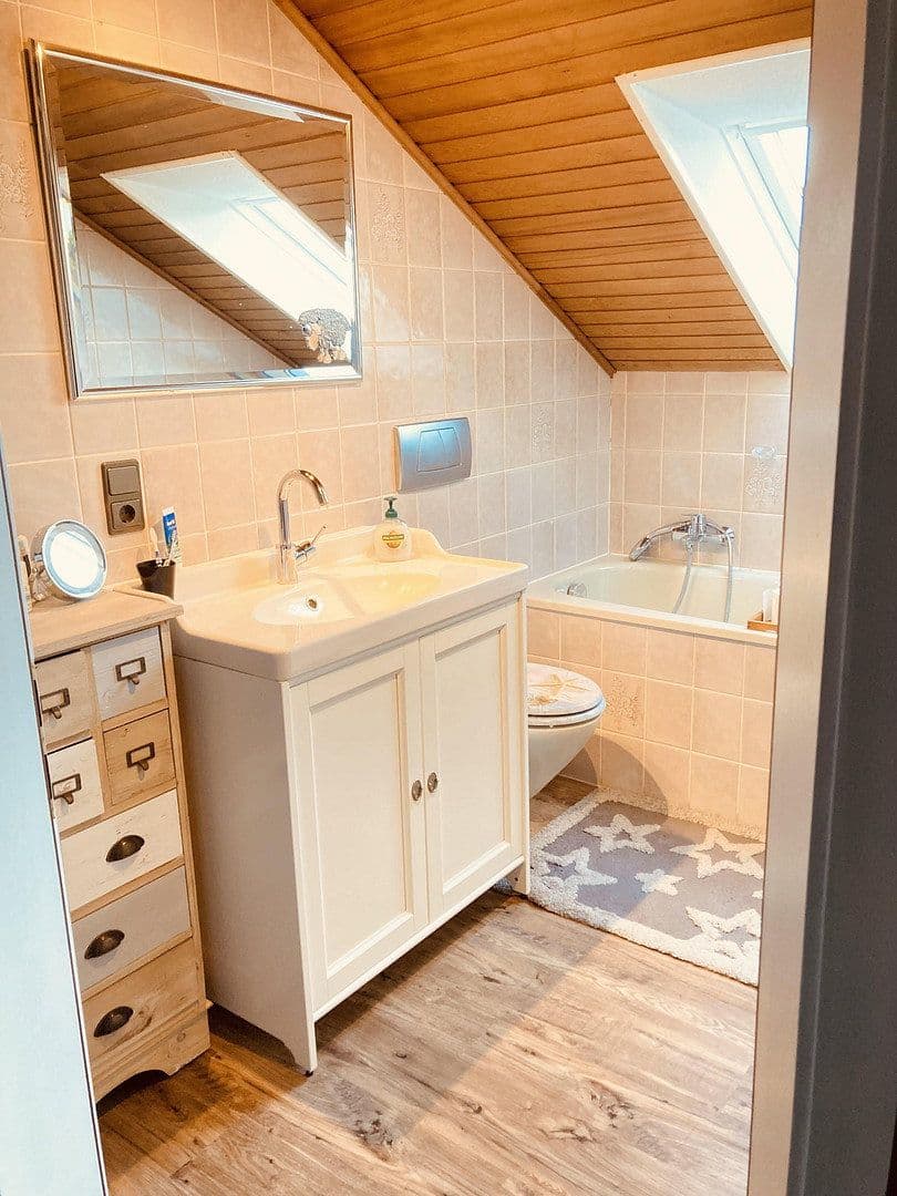 Predaj domu 265 m², pozemek 1.198 m², Thuine, Dolné Sasko Predaj domu 265 m², pozemek 1.198 m², Thuine, Dolné Sasko