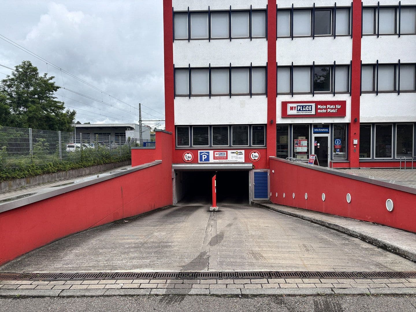 Prenájom garáže 13 m², Rotenwaldstraße 132, Stuttgart, Bádensko-Wurttembersko Prenájom garáže 13 m², Rotenwaldstraße 132, Stuttgart, Bádensko-Wurttembersko