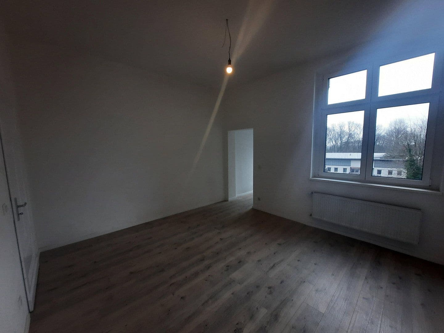 Prenájom bytu 4-izbový 113 m², Bochum, Severné Porýnie - Westfálsko Prenájom bytu 4-izbový 113 m², Bochum, Severné Porýnie - Westfálsko