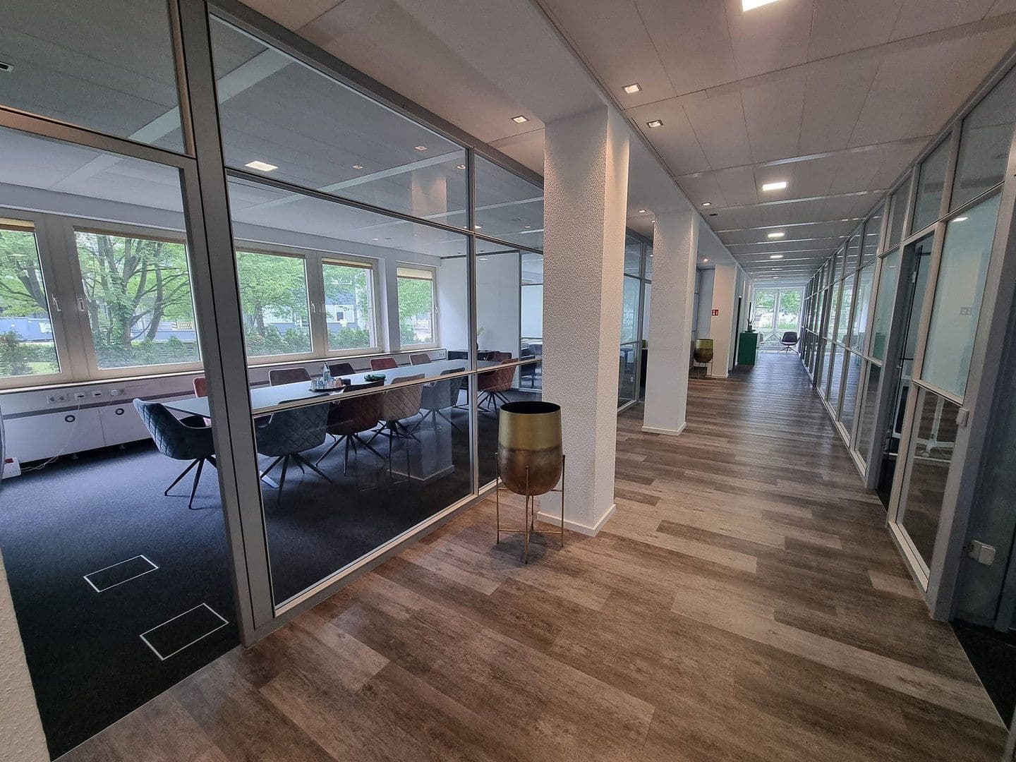 Prenájom kancelárie 400 m², Werftstraße, Düsseldorf, Severné Porýnie - Westfálsko Prenájom kancelárie 400 m², Werftstraße, Düsseldorf, Severné Porýnie - Westfálsko